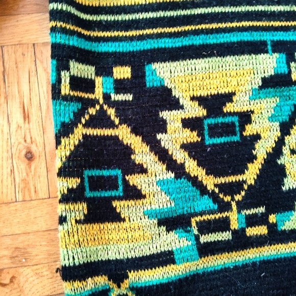 SOLD-Vintage 60s Aztec patterned sweater - Sz M - Picture 6 of 9